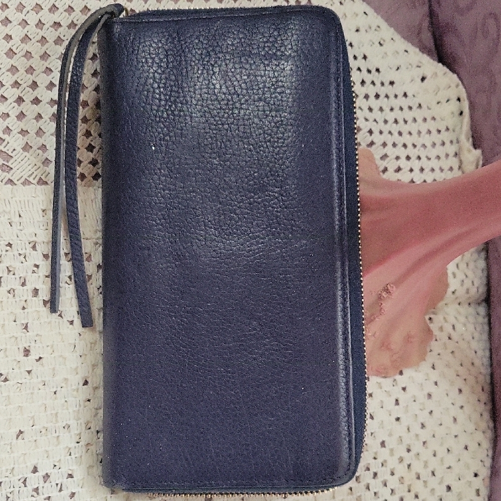 Balenciaga Black Wallet with Gold Accent - Picture 5 of 6